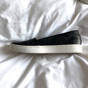 Size 6 leather Hush Puppies. Platform sneakers/flats. Worn 3 times